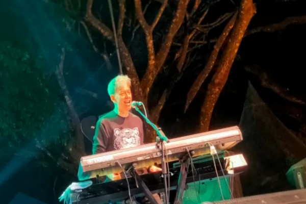 Fariz RM di Reyog Jazz Ponorogo 2019 di Telaga Ngebel, Jawa Timur. (Foto: Antara).