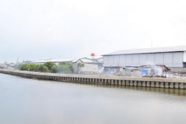 Salah satu sisi tanggul laut di Kota Semarang, Jateng, yang akan terintegrasi dengan tol Semarang-Demak. (Foto: Kementerian PUPR)