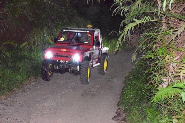 Suasana Safari Offroad Adventure Baturraden di Kabupaten Banyumas, Jateng, saat malam hari. (Foto: Pemkab Banyumas)