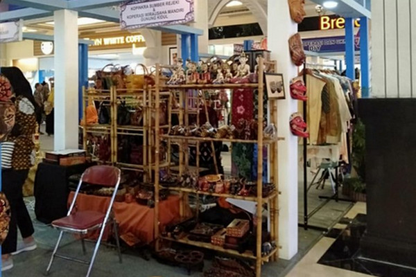 Salah satu stan UKM peserta Pameran Hari Koperasi di Jogja City Mall, Kota Yogyakarta, DIY, Juli 2019. (Foto: Pemprov DIY)