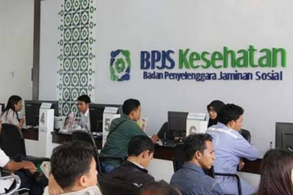 Pelayanan di kantor BPJS Kesehatan. (Foto: Pemkab Bojonegoro)
