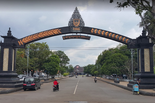 Gapura Kabupaten Batang, Jateng. (Foto: Google Maps/alex ahong)