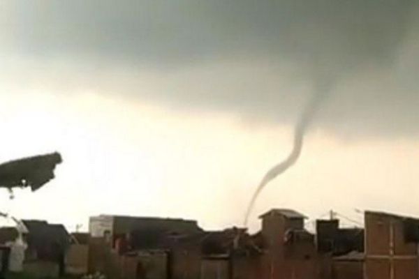 Ilustrasi angin puting beliung musim pancaroba (Istimewa).