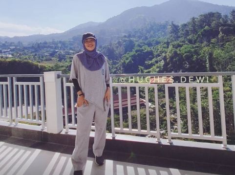 Presenter Dewi Hughes/Foto: Dewi Hughes Hypnotherapy Fb