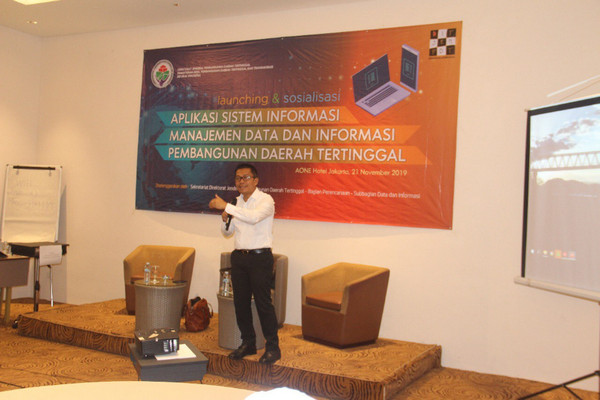 Dirjen PDT Kemendes PDTT, Samsul Widodo, sela peluncuran SIMPDT di Jakarta, Kamis (21/11). (Foto: Kemendes PDTT)