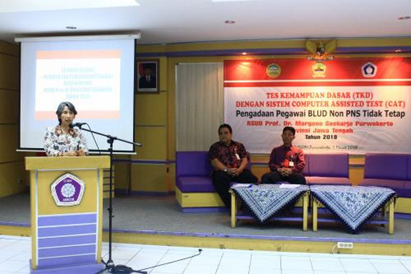 Plt Direktur RS Margono Soekarjo, Yunita Dyah Suminar (kiri). (Foto: Dok. RS Margono Soekarjo)