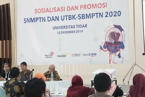 Sosialisasi SNMPTN, UTBK, SBMPTN diselenggarakan Universitas Tidar dengan peserta para guru BK di wilayah eks-Keresidenan Kedu, di Gedung Wisma Sejahtera Kota Magelang, Jumat (13/12/2019).  (Foto&keterangan: Antara).