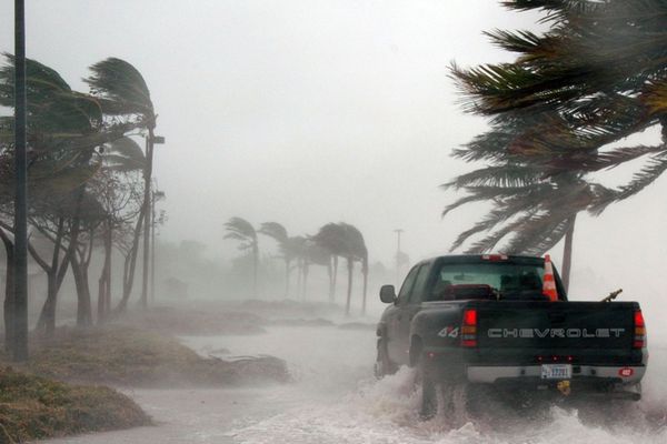 Mendagri Tito Instruksikan Pemda Siaga Bencana dan Nataru 2026