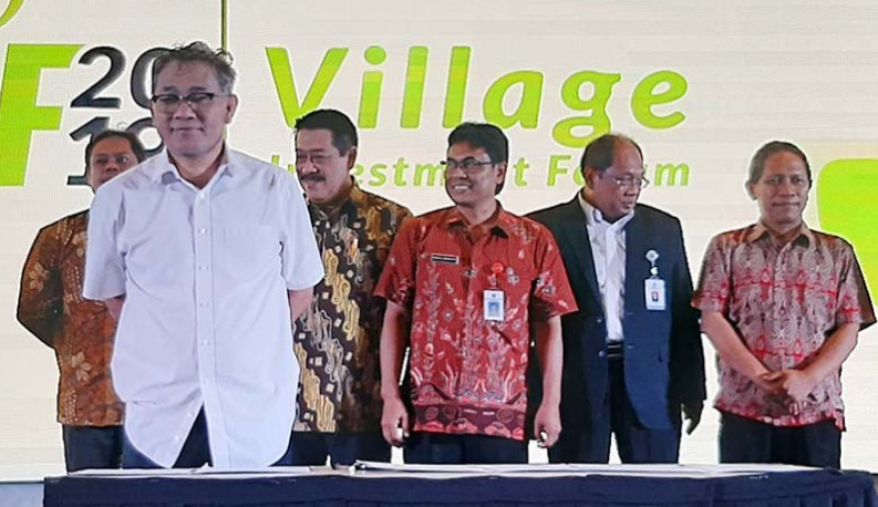 Budiman Sudjatmiko (baju putih) saat pembukaan kegiatan Village Investment Forum 2019 di Purwokerto, Kabupaten Banyumas, Jawa Tengah, Kamis (26/12/2019). ANTARA/Sumarwoto