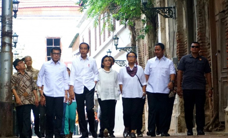 Presiden Joko Widodo meninjau kawasan kota lama Semarang, Jawa Tengah pada Senin (30/12)/ Sumber: ANTARA