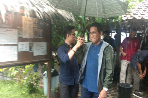 Menteri Desa, Pembangunan Daerah Tertinggal dan Transmigrasi RI, Abdul Halim Iskandar, usai meresmikan Sanggar Inovasi Desa di Panggungharjo, Bantul, DIY. (Foto&keterangan: Antara).