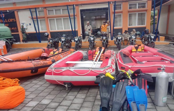Sejumlah peralatan SAR yang telah disiapsiagakan dalam Apel Bersama pendirian Posko Terpadu di halaman parkir Kantor BPBD Boyolali, Rabu (8/1) ANTARA