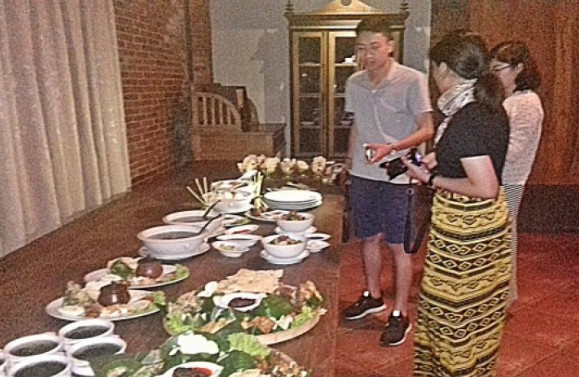 Ilustrasi: Sejumlah jurnalis asal Asia Tenggara sedang kunjungi wisata kuliner di Rumah Sinten Solo, Jawa Tengah (foto: ANTARA)