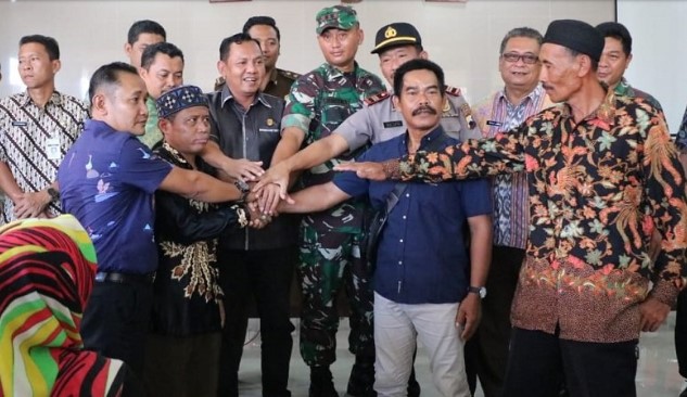 Sejumlah pihak terkait menyatakan persetujuannya menutup galian C ilegal di Desa Tulakan, Kecamatan Donorojo, Kabupaten Jepara, Jawa Tengah, . (ANTARA