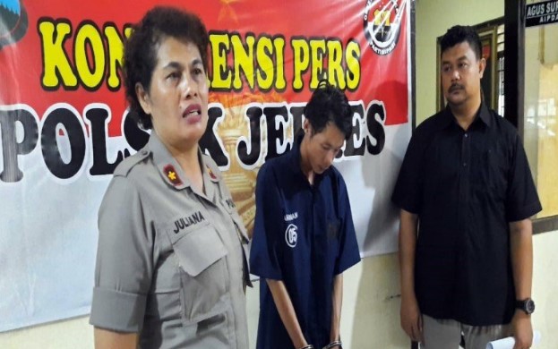 Kapolsek Jebres Kompol Juliana (kiri) di Mapolsek Jebres, Polresta Surakarta, Kamis (30-1-2020). ANTARA