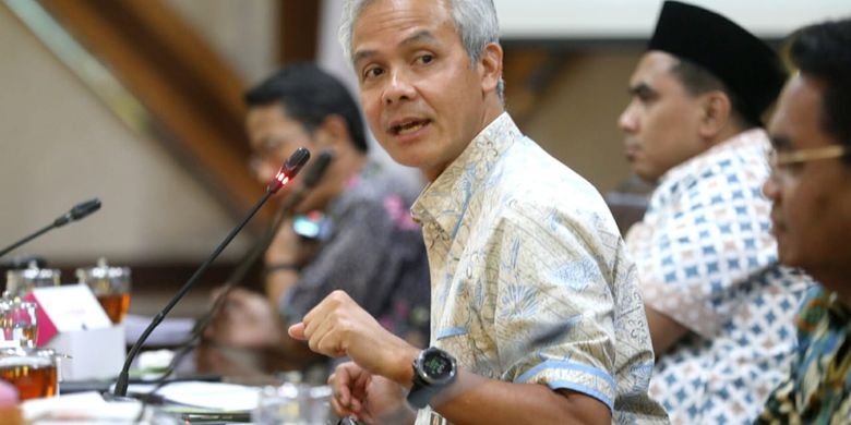 Gubernur Ganjar Pranowo saat memimpin Rapat Koordinasi 