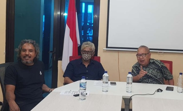 Ketua Apindo Jateng Frans Kongi saat menjadi pembicara dalam diskusi yang digelar Rumah Pancasila di Semarang, Sabtu. (ANTARA)