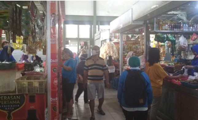 Suasana Pasar Baru di Kelurahan Wergu Kulon, Kecamatan Kota, Kabupaten Kudus, Jawa Tengah. (ANTARA/Akhmad Nazaruddin Lathif)