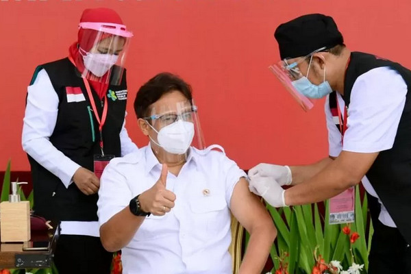 Menkes, Budi Gunadi Sadikin, saat mengikuti Program Vaksinasi Covid-19 di Istana Merdeka, Jakarta, Rabu (13/1/2021). Dokuemntasi Setpres