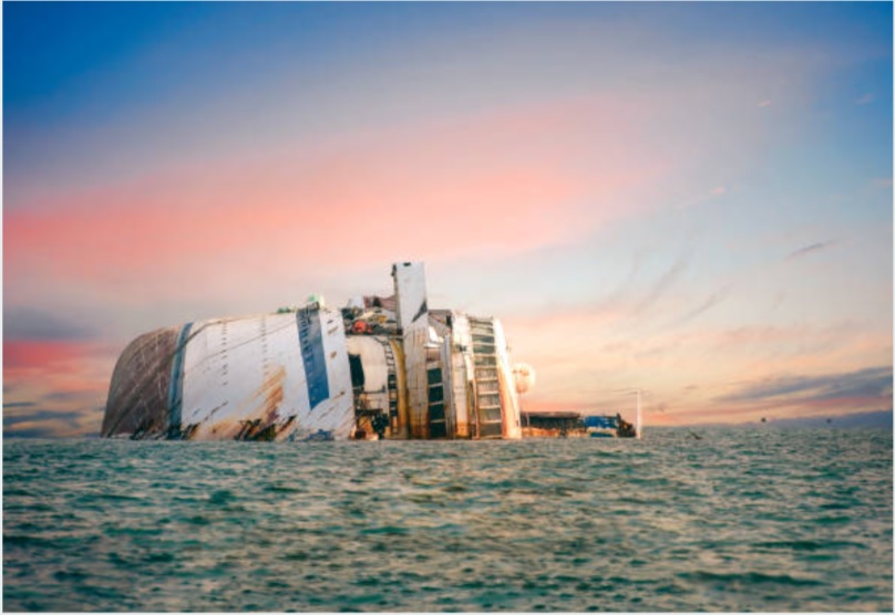 Ilustrasi kapal tenggelam. Foto: istockphoto.com