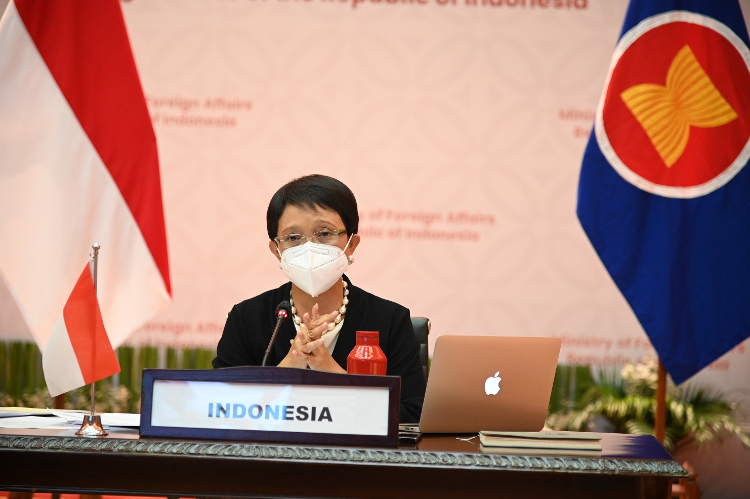 Menlu RI Retno L.P. Marsudi memimpin pertemuan Menlu ASEAN-Rusia, Selasa (6/7). Dokumentasi: Humas Kemlu