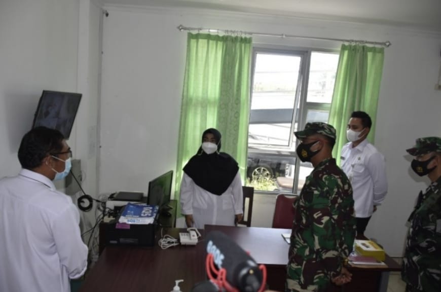 Danrem 073/Makutarama meninjau tempat isolasi terpusat di Kabupaten Kendal, Rabu (7/7). (Foto: Laman kendalkab.go.id)