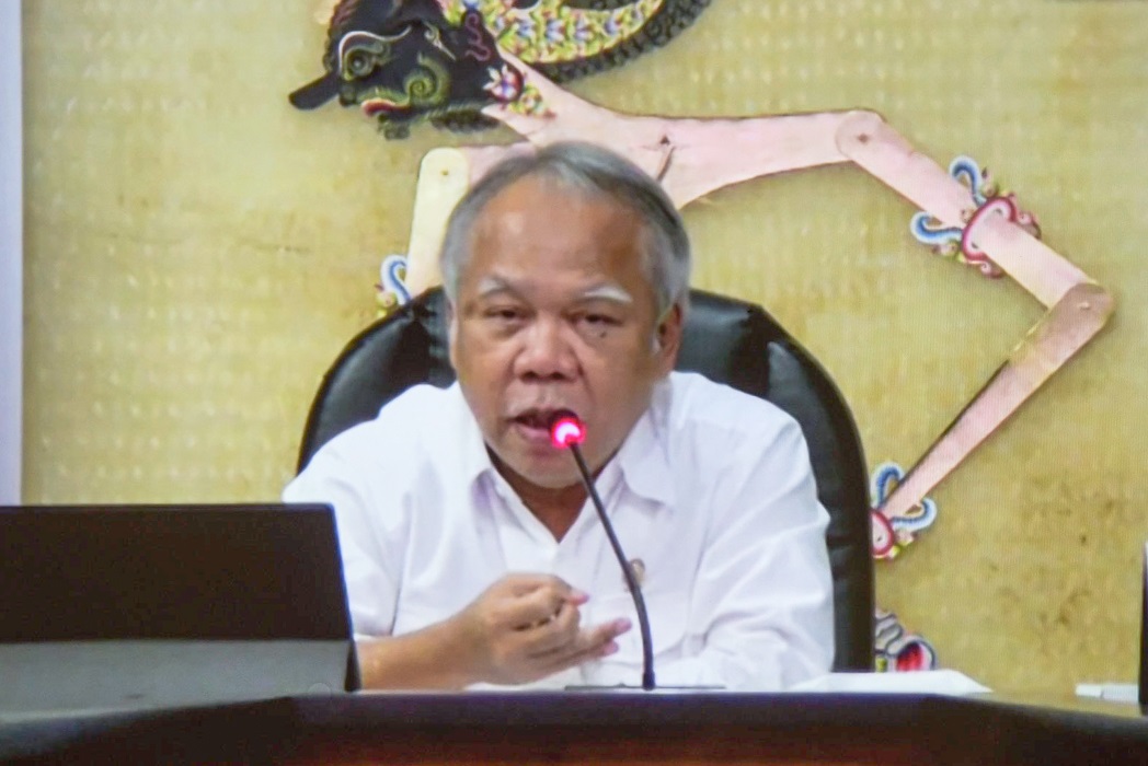 Menteri PUPR memberikan keterangan pers usai Rapat Terbatas Persiapan Penyelenggaraan PON XX dan Peparnas XVI Papua 2021,Selasa (13/7). Dokumentasi: setkab.go.id