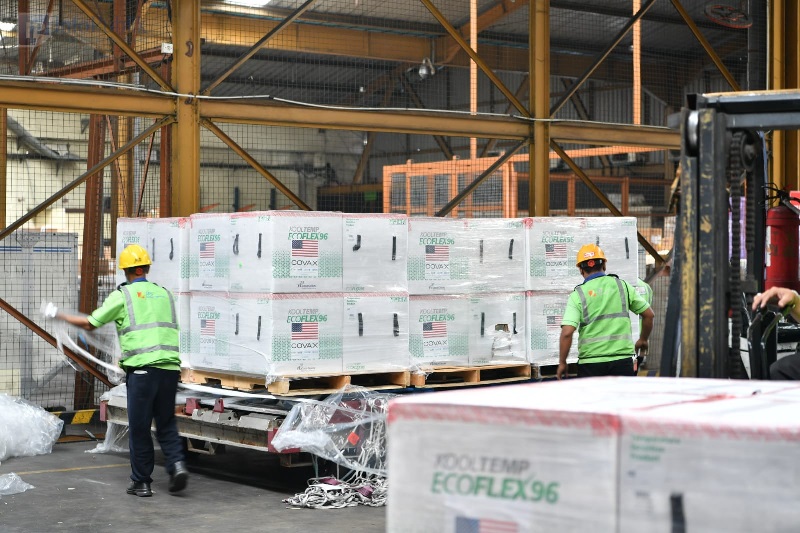 Kedatangan Vaksin Tahap ke-32, Minggu (1/8). Foto: Kemkominfo