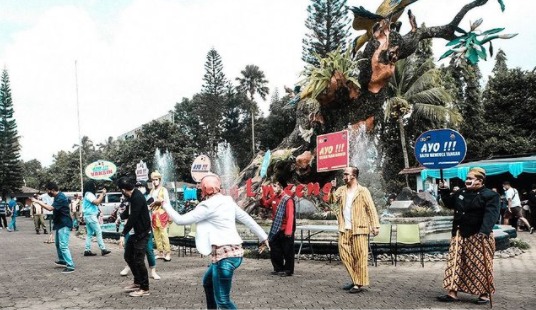 Pemkot Magelang menggelar vaksinasi massal bertajuk “Wisata Vaksin” di Objek Wisata Taman Kyai Langgeng (Foto: Instagram @humaspemkotmagelang)