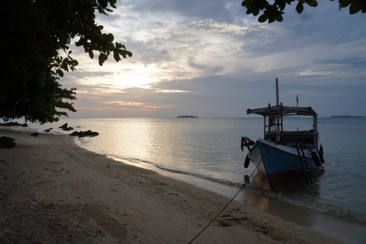 Pesisir Pulau Karimunjawa. Foto: masandijepara.com
