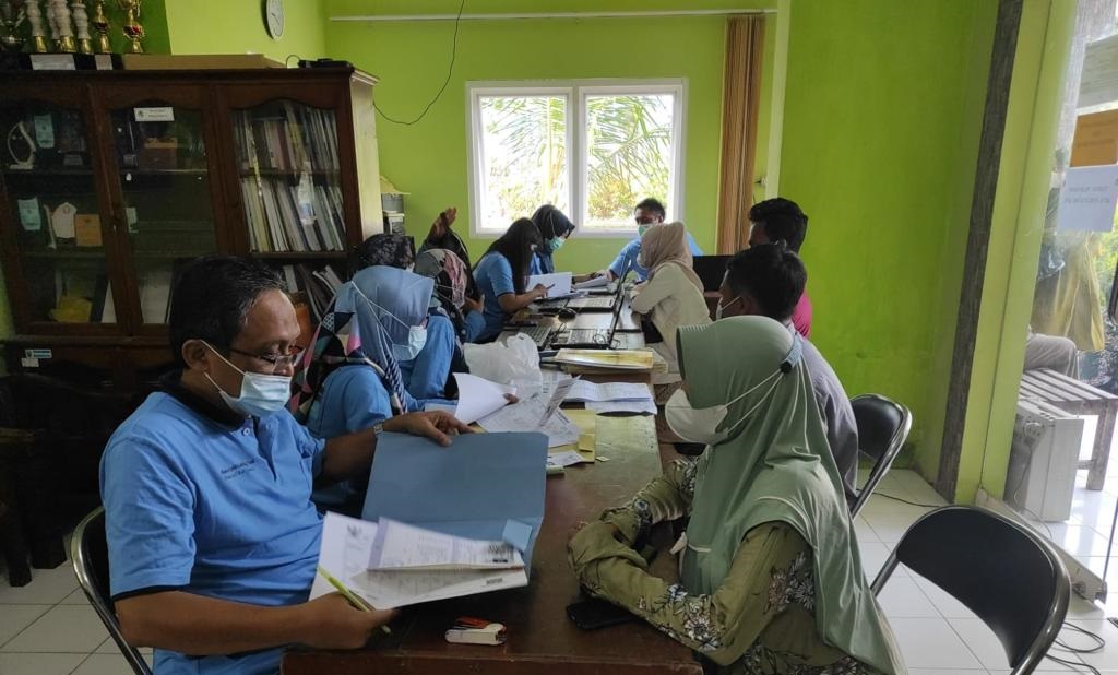 Aktivitas pelayanan di Kecamatan Karimunjawa. Foto: Disdukcapil Jepara