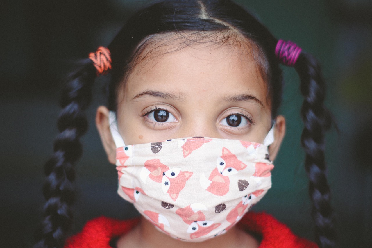 Ilustrasi anak memakai masker. Foto: pixabay.com