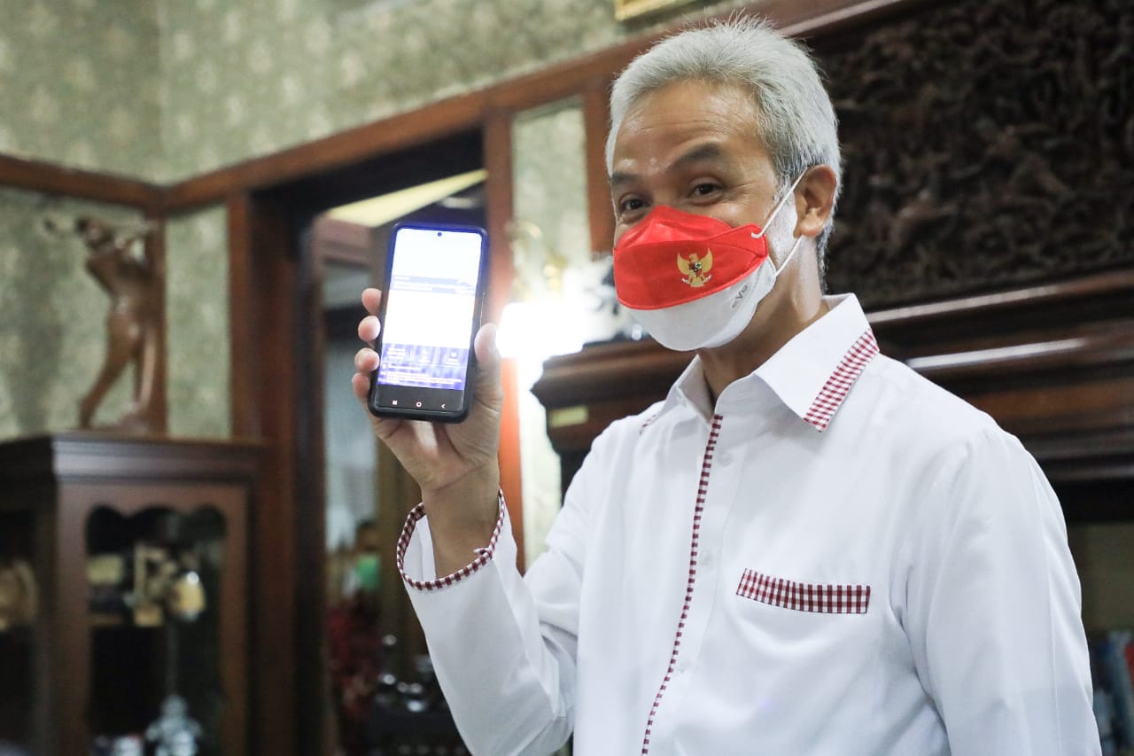 Gubernur jateng, Ganjar Pranowo usai beraudiensi dengan Kepala BMKG, Dwikorita. Foto: jatengprov.go.id