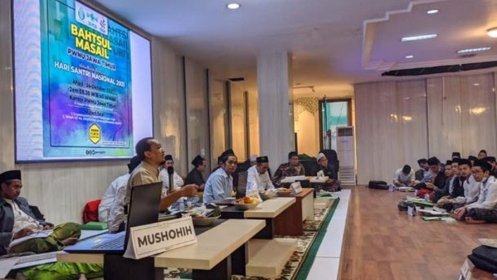 Kegiatan bahtsul masail PWNU Jatim yang antara lain membahas hukum cryptocurrency. Foto: jatim.nu.or.id