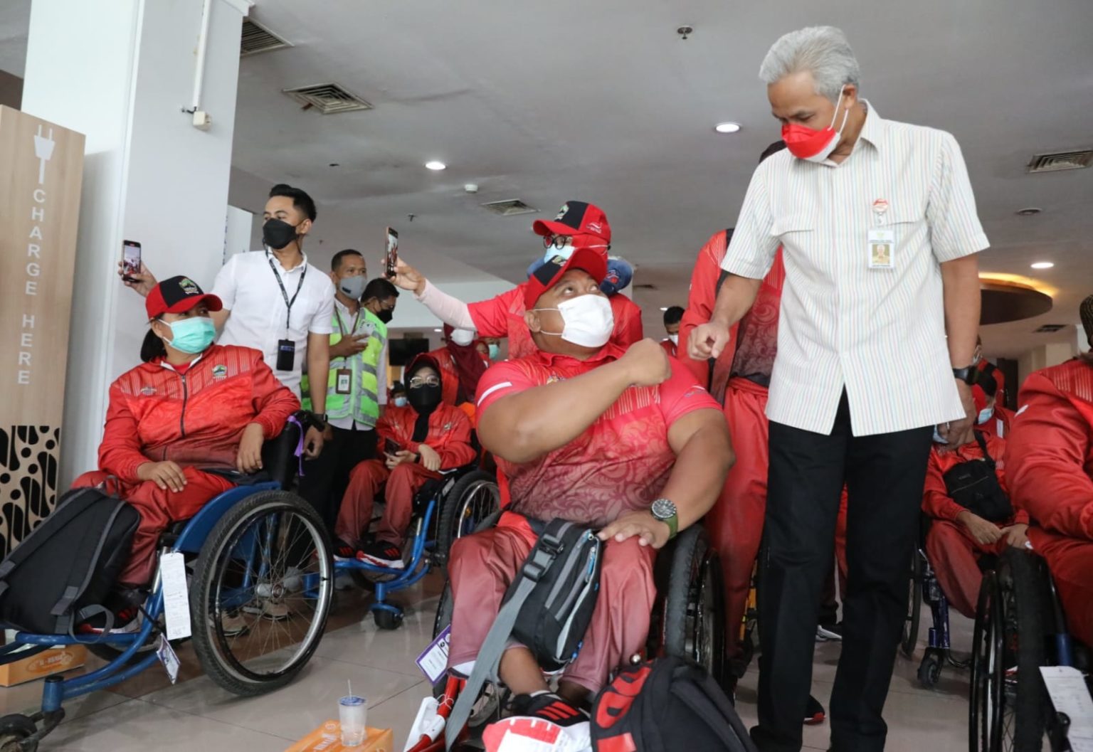 Pelepasan Anggota Peparnas Kontingen Jawa Tengah di Bandara Internasional Adi Soemarmo Solo. Foto: jatengprov.go.id
