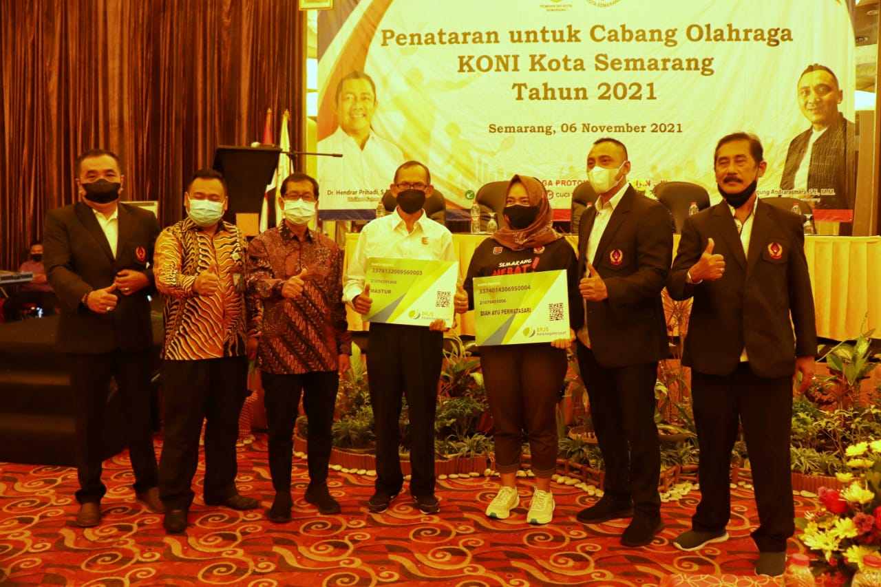 Kegiatan Pemberian Asuransi Ketenagakerjaan KONI Semarang. Foto: semarangkota.go.id