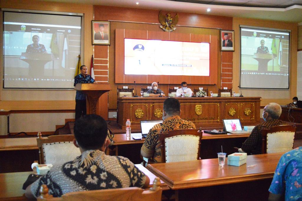 Sejumlah pejabat saat bimbingan teknis penyusunan masterplan smart city  di Gedung Shima Setda Jepara. Foto: Diskominfo Jepara