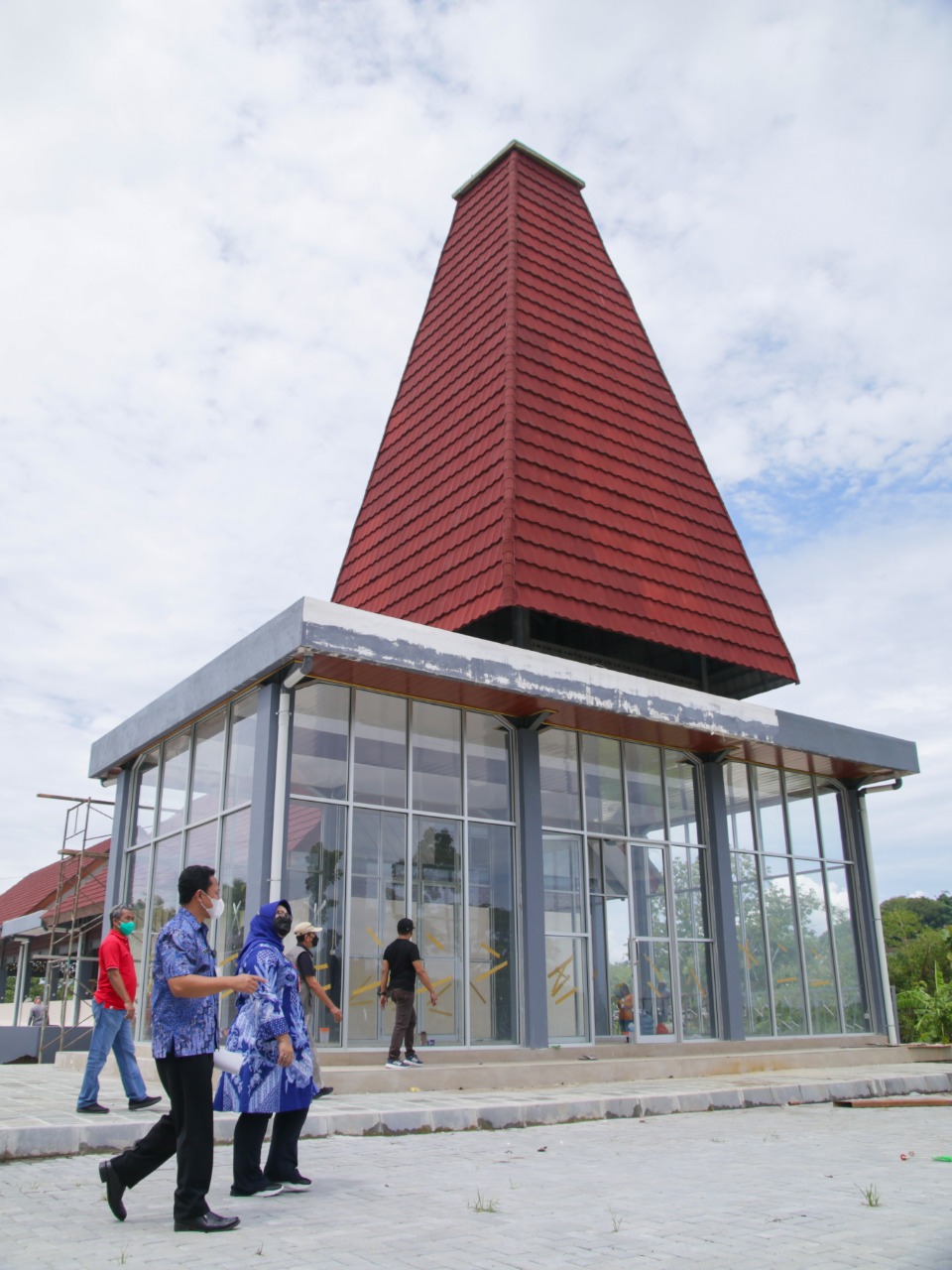 Bupati Sragen, Kusdinar Untung Yuni Sukowati saat meninjau The New Kemukus. Foto: sragenkab.go.id
