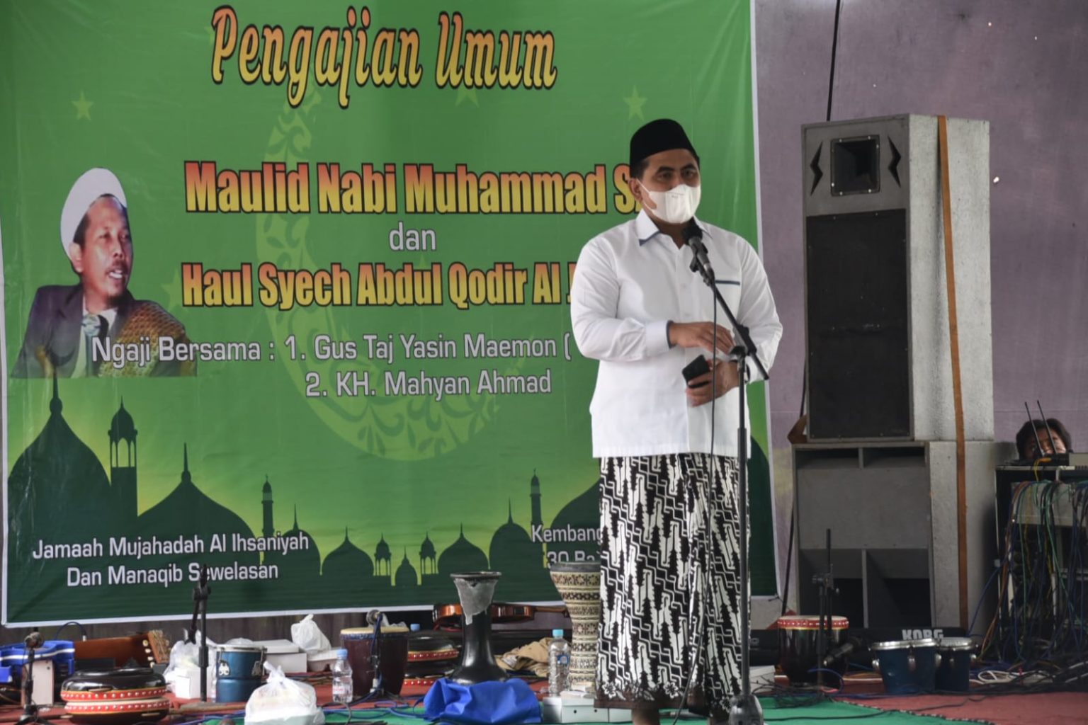 Wakil Gubernur Jawa Tengah, Taj Yasin Maimoen saat Pengajian Umum Syech Abdul Qodir di Demak. Foto: Humas Jateng