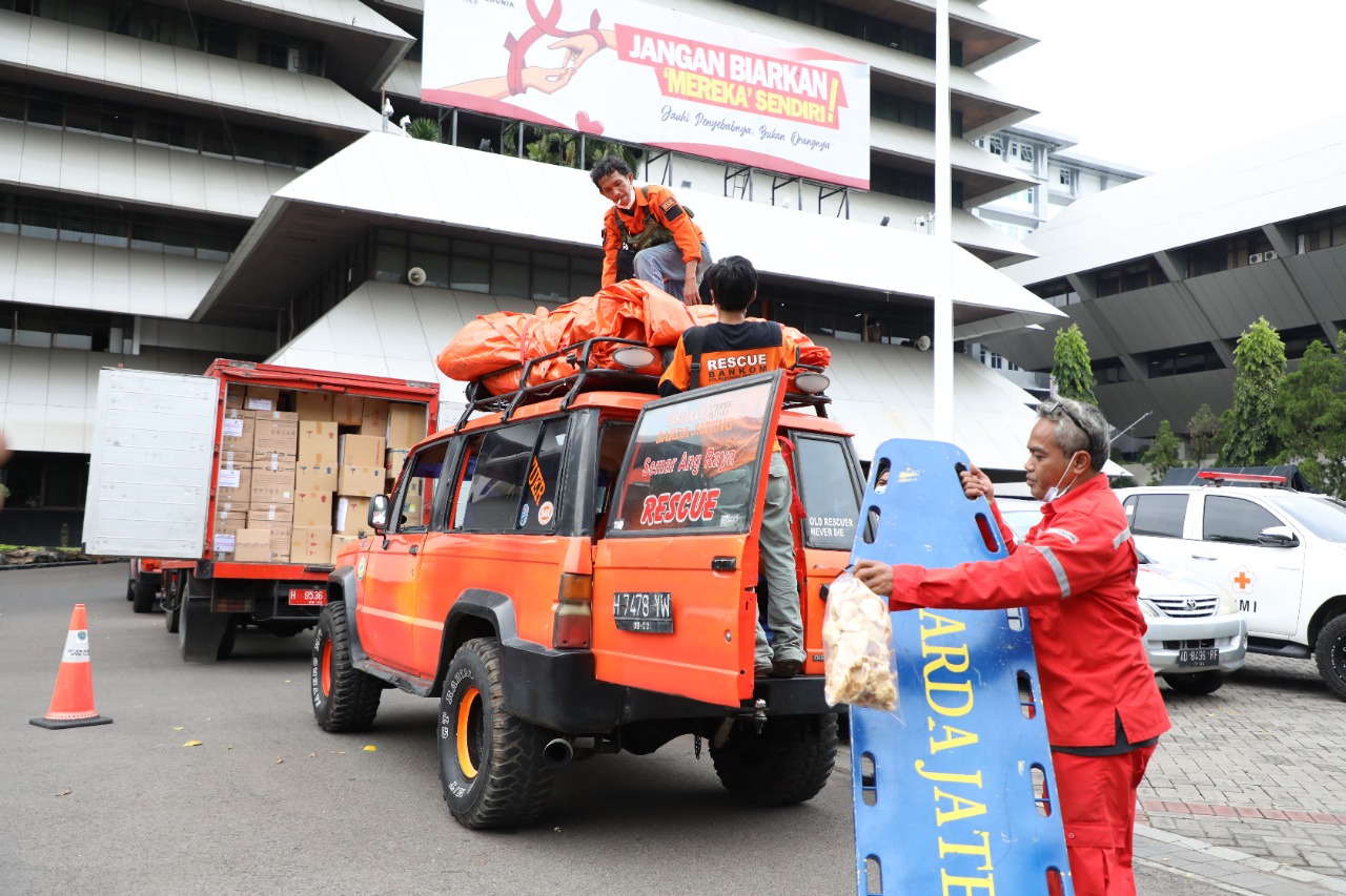Logistik bantuan dari Pemprov Jateng untuk pengungsi Semeru. Foto: jatengprov.go.id