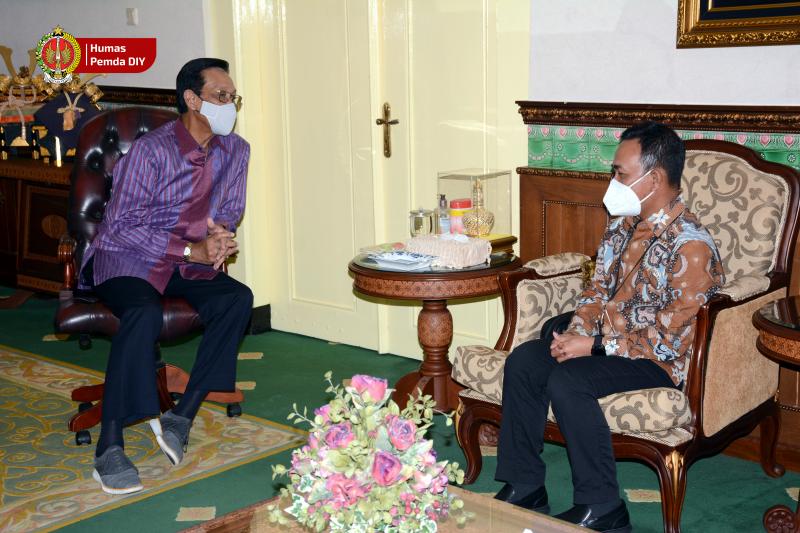 Gubernur DIY, Sri Sultan HB X saat beraudiensi dengan jajaran eksekutif PT Pertamia Jateng-DIY. Foto: Humas DIY