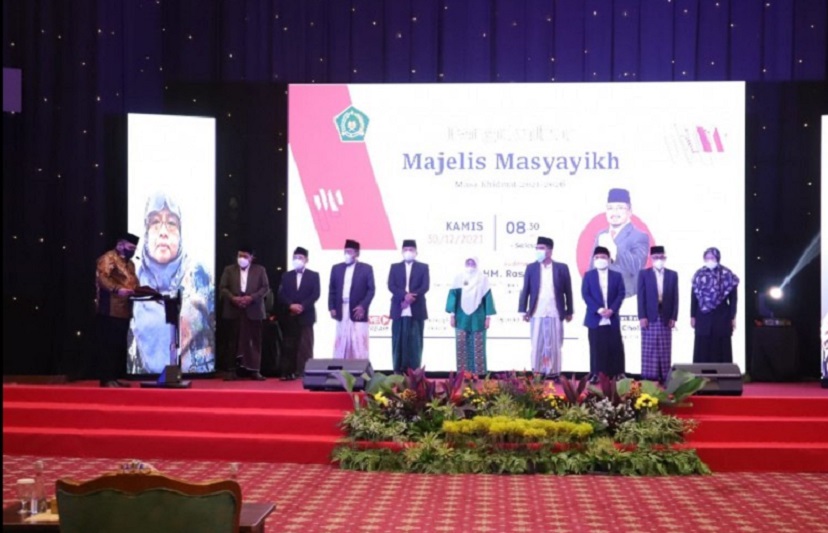 Menteri Agama Yaqut Cholil Qoumas mengukuhkan 9 kyai sebagai Majelis Masyayikh. Foto kemenag.go.id