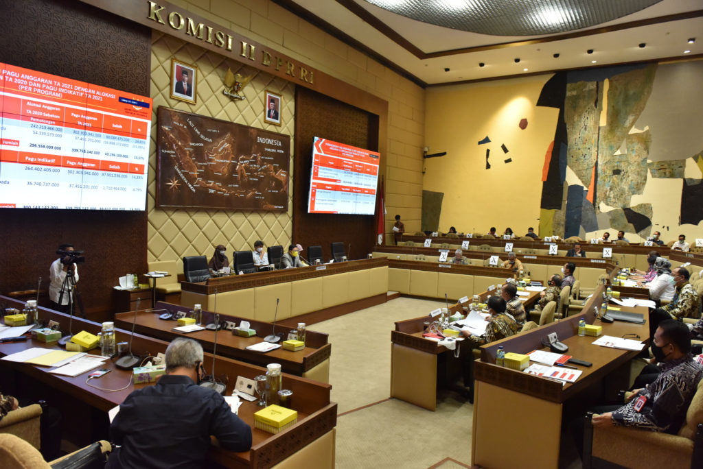 Suasana rapat Komisi II DPR. Foto: dpr.go.id