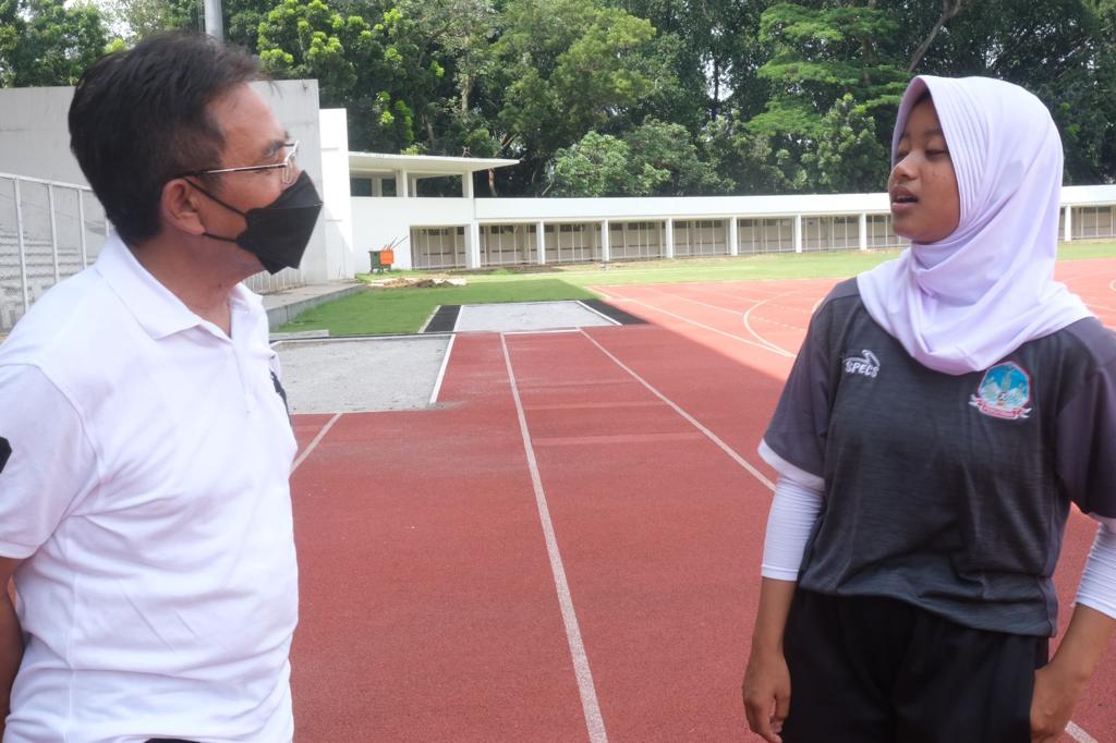Anggota DPR RI Komisi IV, Panggah Susanto saat meninjau latian Putri Tamanggung. Foto: istimewa