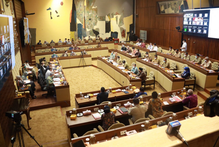 Suasana Raker dan RDP terkait Penetapan Jadwal Pemilu Serentak 2024. Foto: Humas Kemendagri