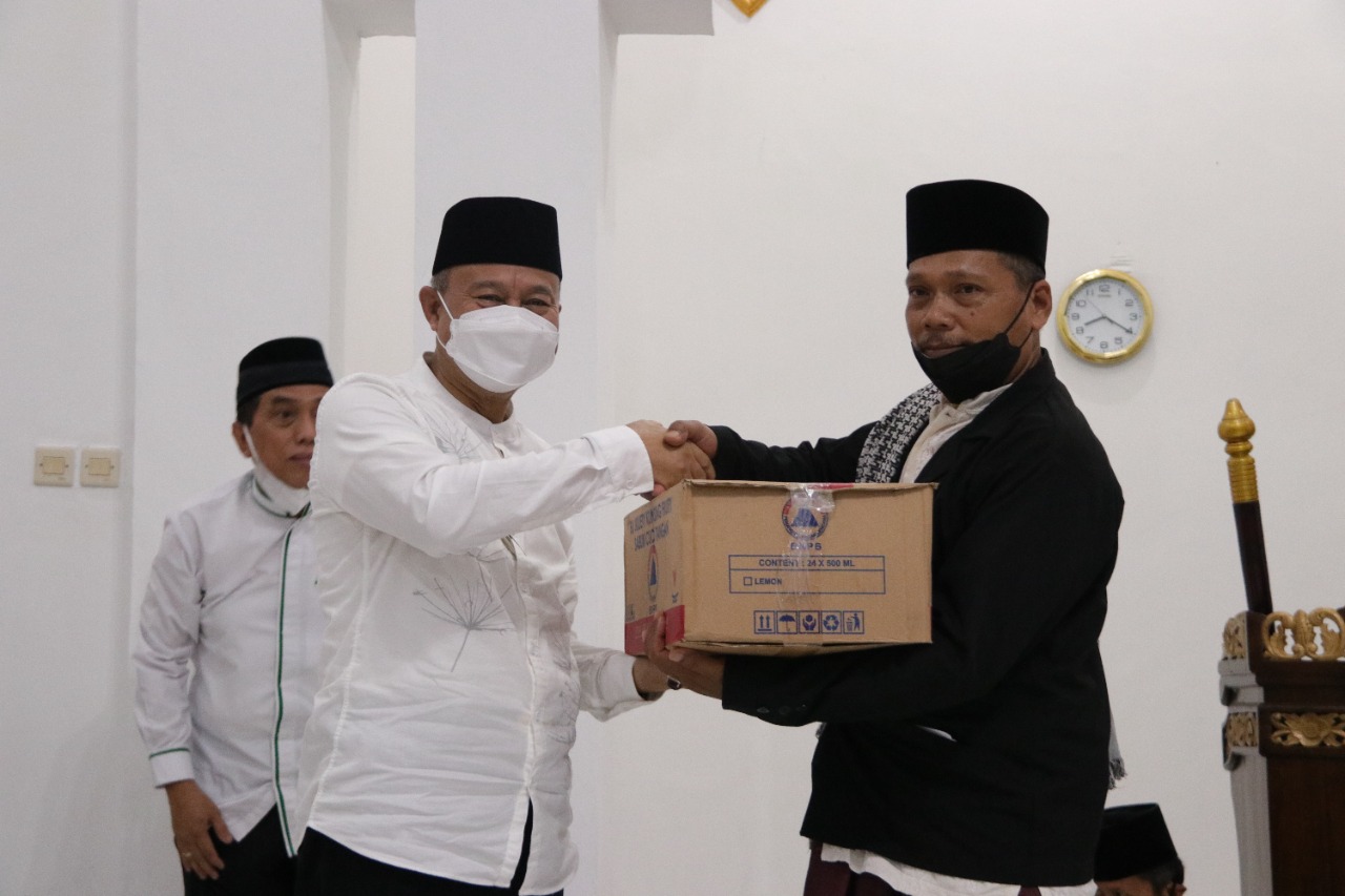 Sekda Kabupaten Banjarnegara, Indarto, dalam acara Tarling perdana di Desa Karangsalam, Selasa (5/4). Sumber: banjarnegarakab.go.id