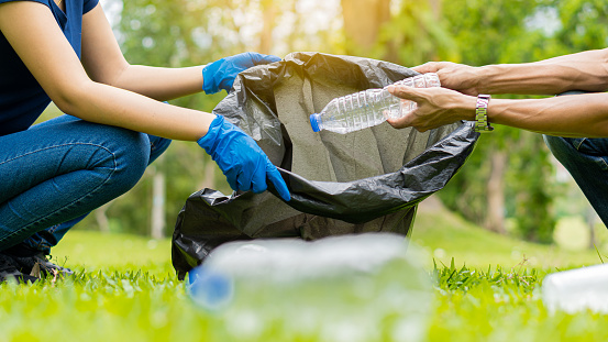 Ilustrasi pengumpulan sampah. (Foto: unsplash.com)