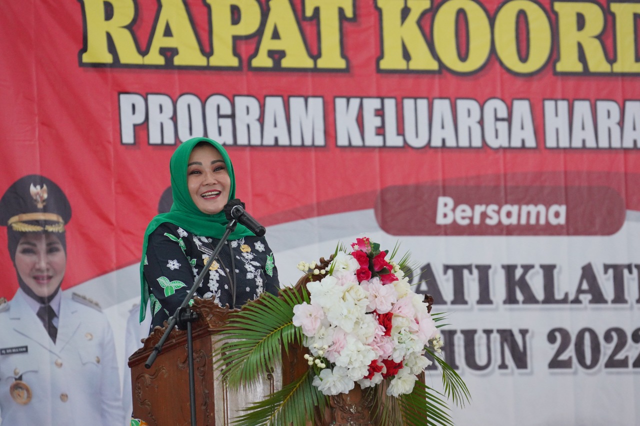 Bupati Klaten, Sri Mulyani, saat Rakor PKH, Selasa (24/5). Foto: Diskominfo Klaten