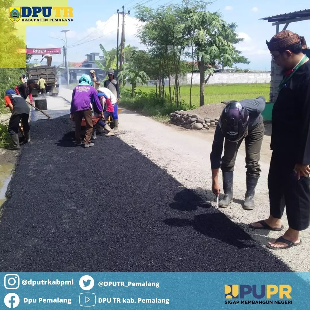 DPUTR Pemalang telah menyelesaikan pekerjaan pengaspalan pada ruas Jalan Bodeh-Jatiroyom pada Selasa (24/5). (Foto: instagram.com/dputrkabpml)