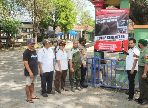 Penutupan pasar hewan di Kecamatan Wedi, Kamis (26/5). Sumber: Instagram DKPP